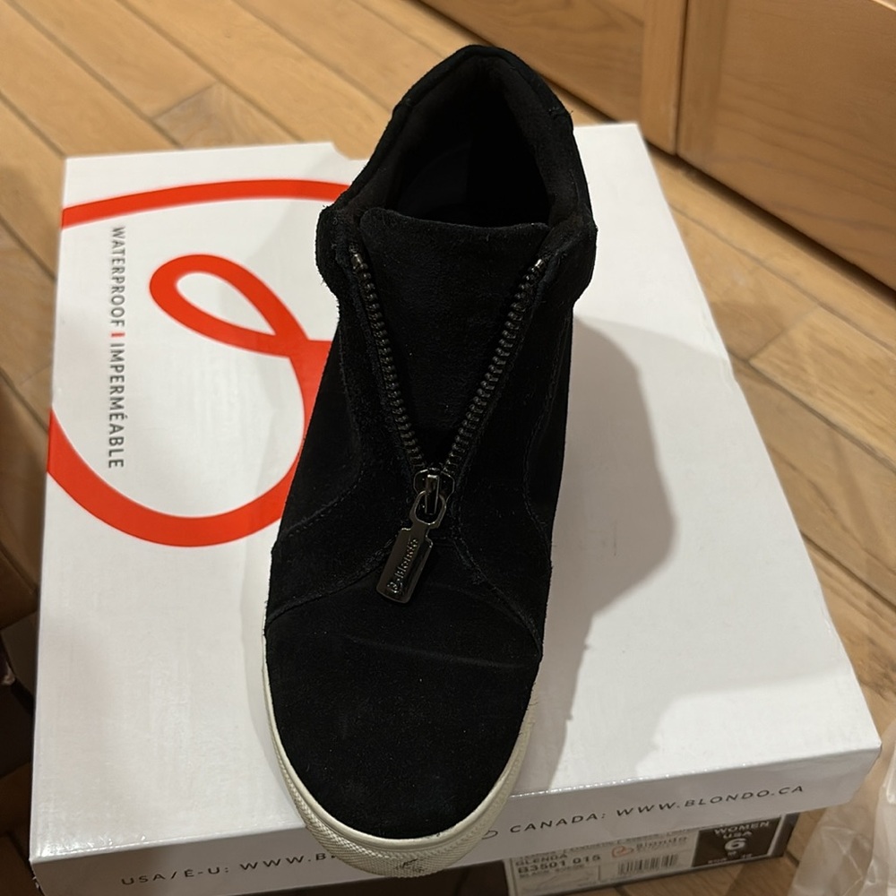 Blondo wedge waterproof sneakers
